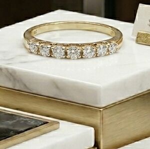 Elegant 10k Yellow Gold Women's Ring